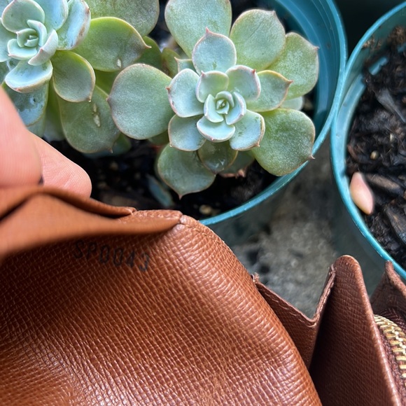 Louis Vuitton monogram bifold wallet - Picture 6 of 16